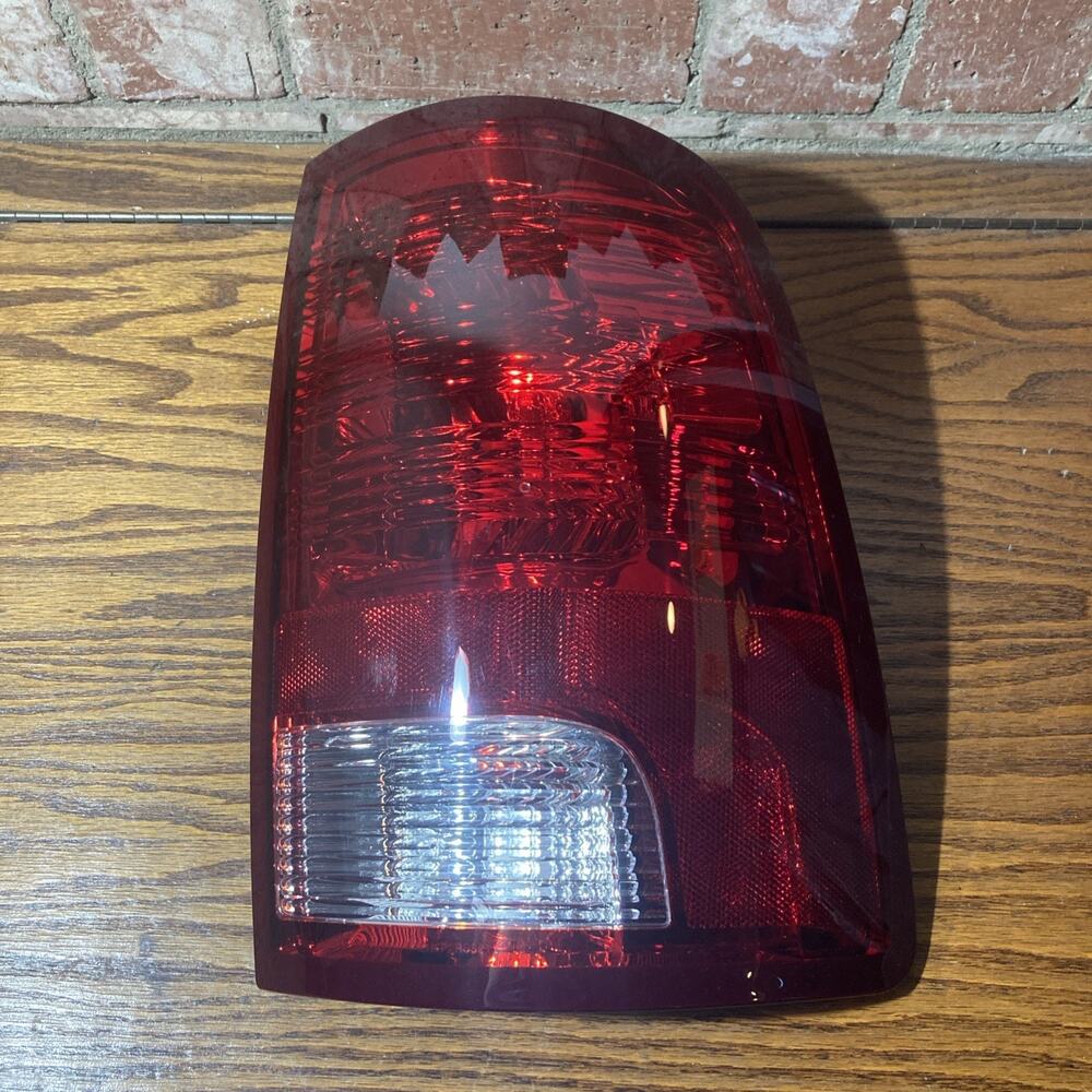 Dodge Ram 1500 Halogen Tail Light RH PASSENGER 2009-2018